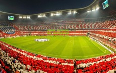 足球彩票：萨拉比亚怒批裁判，维尼修斯对佩尼亚的犯规为何被忽视？埃尔切比赛陷入争议漩涡